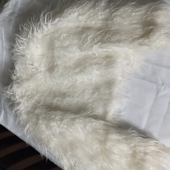 Ladies shaggy jacket size medium 🆕🆕🆕 - Picture 2 of 4
